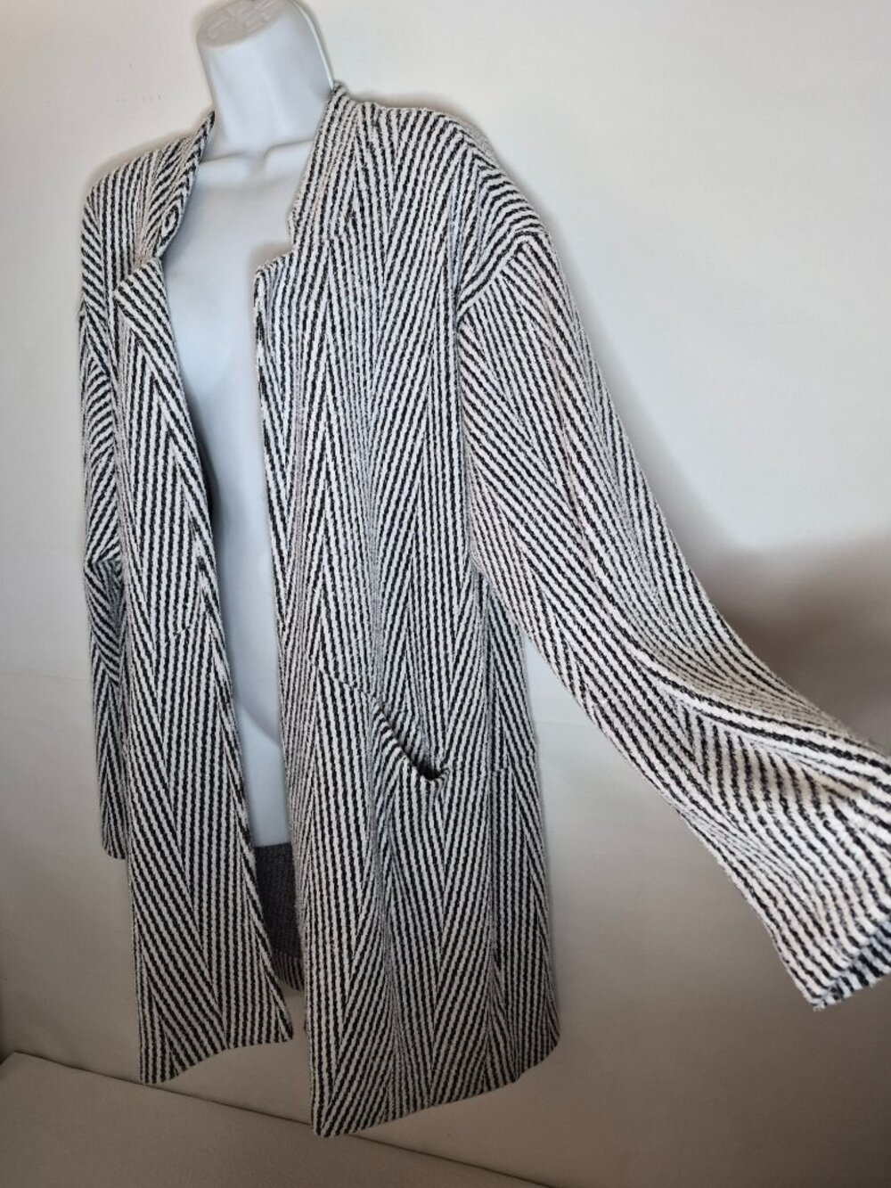 Express Womens XL Long Sleeve Open Cardigan Duster Overcoat Black White Striped - Picture 5 of 15